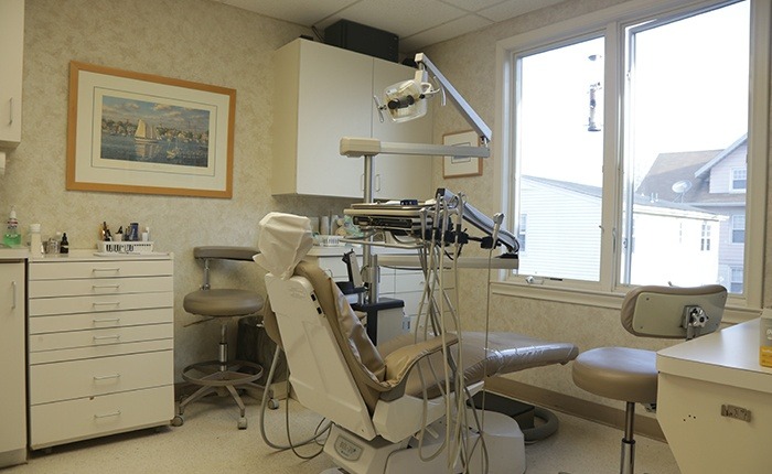 Dental treatment chair